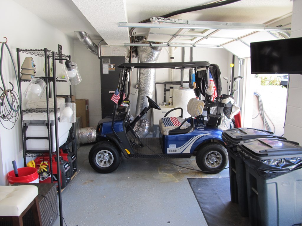 Interior half garage