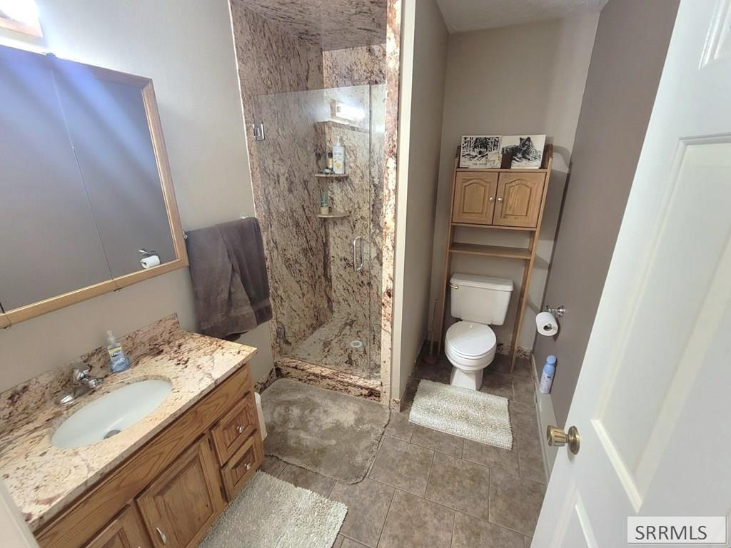 UPDATED BATHROOM 2 OFF FAMILY ROOM