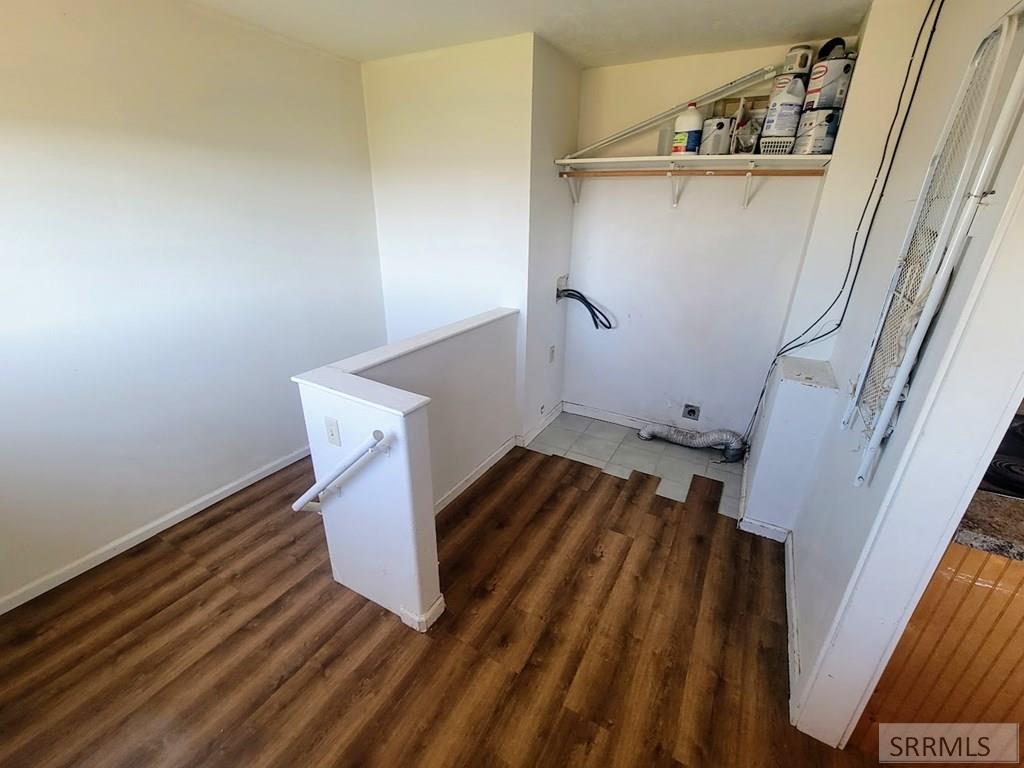 LAUNDRY ROOM OFF KITCHEN