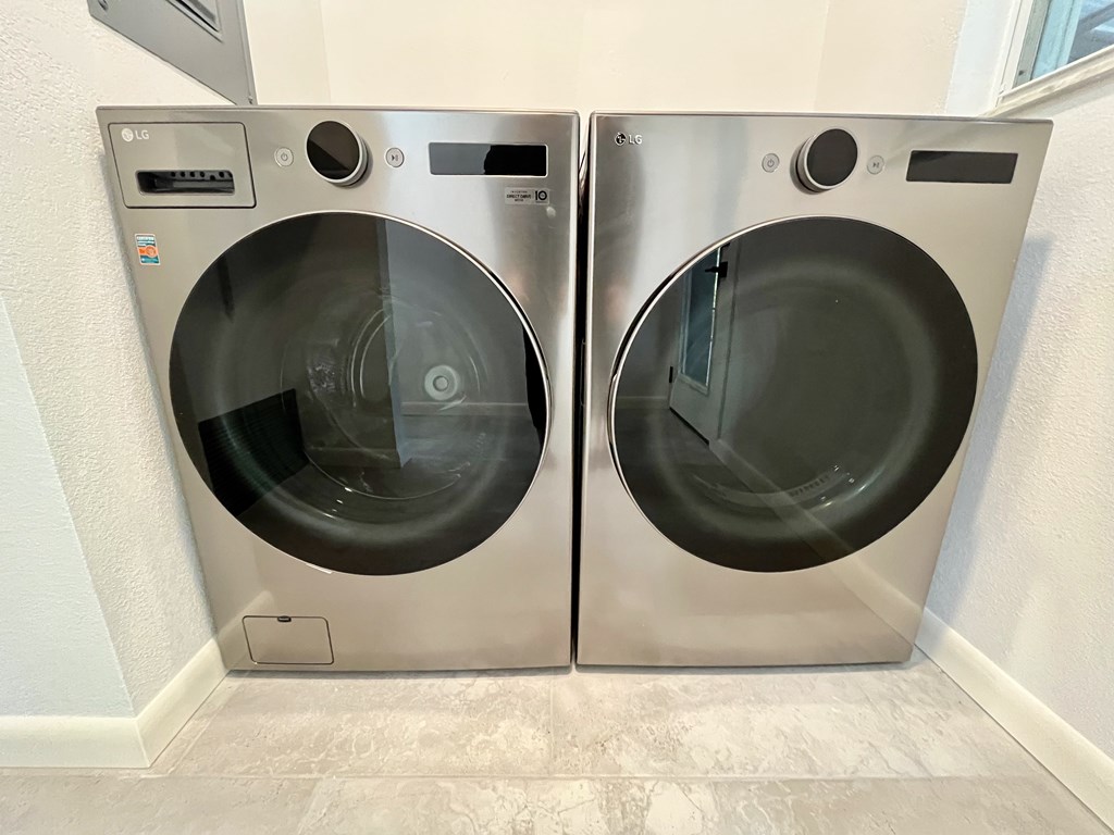 Brand New Stainless Steel LG Washer/Dryer Set