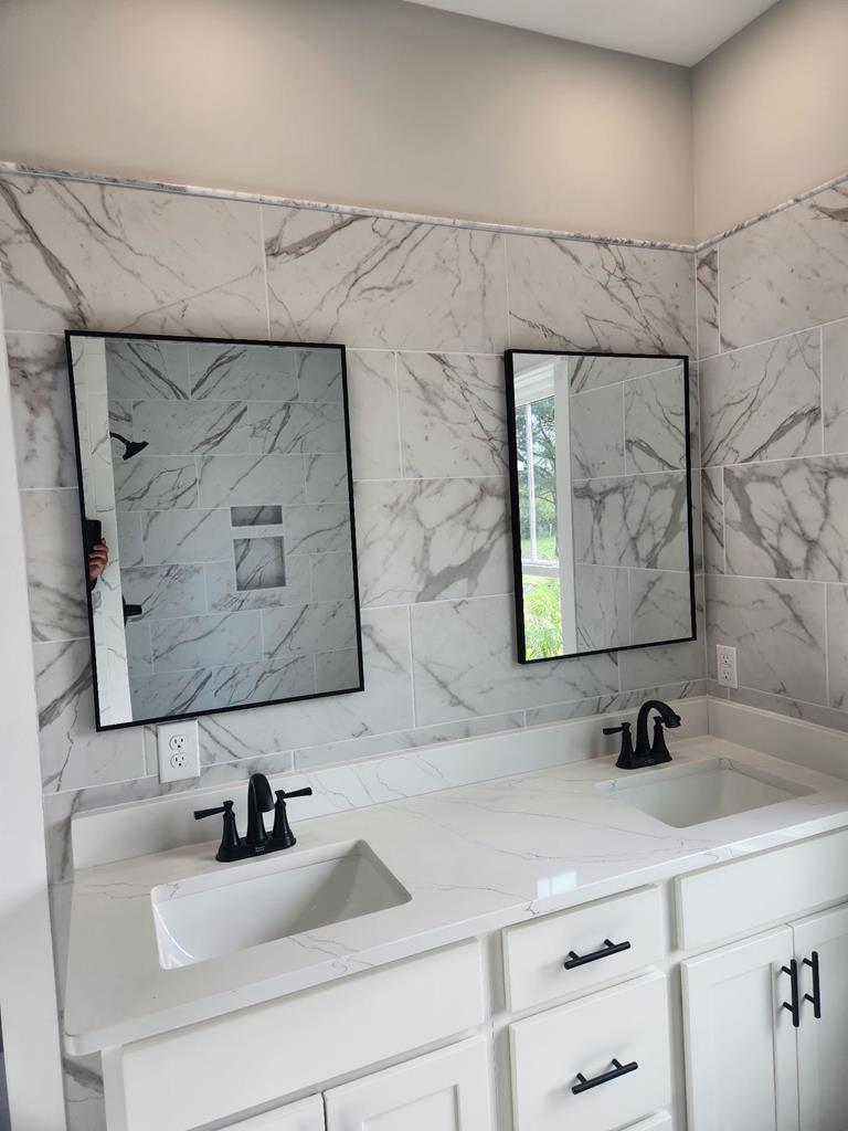 Owners Suite Bath Vanity with Mirrors