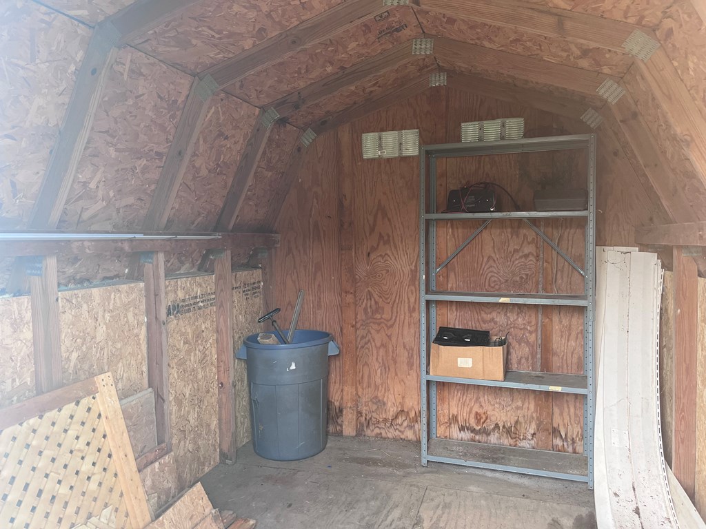 SHED 2/INTERIOR