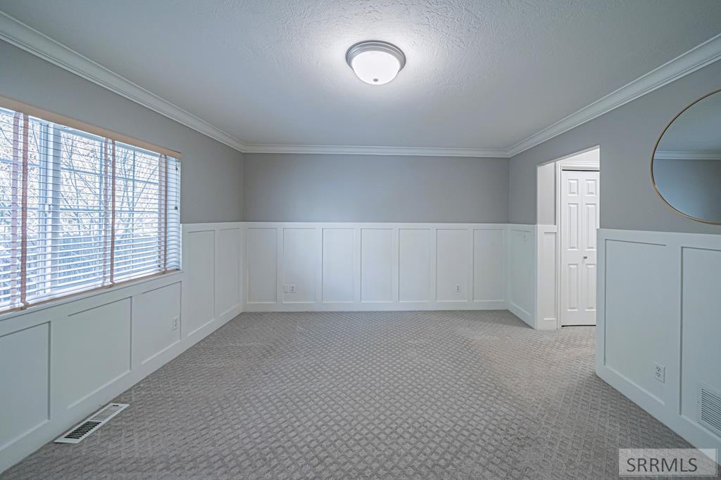 Bedroom 1 - Owner's Suite - Main Floor 