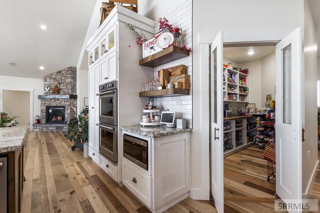 Butlers pantry/kitchen
