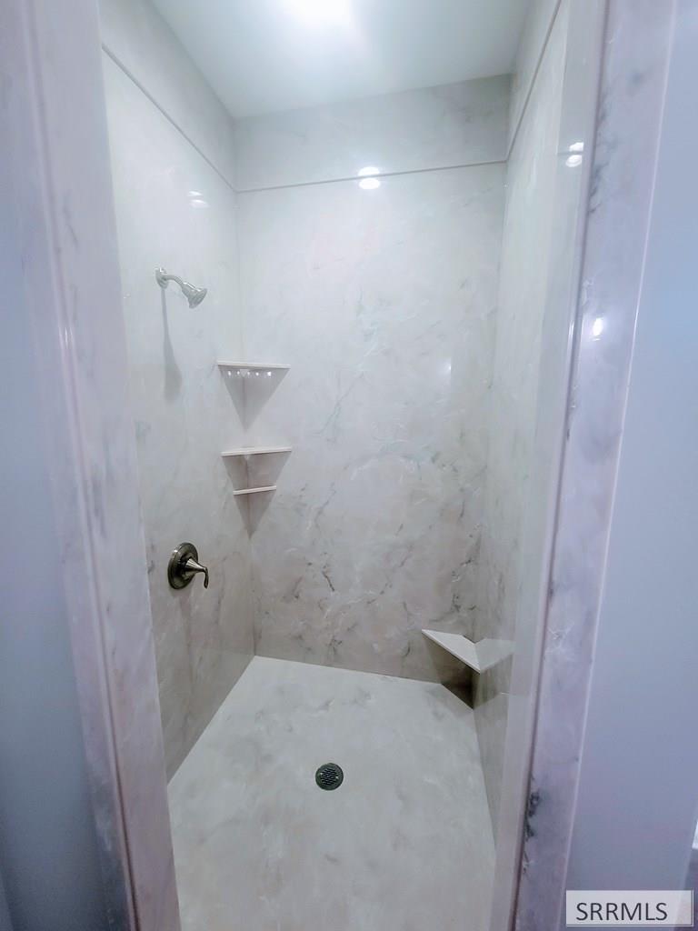 MARBLE SHOWER
