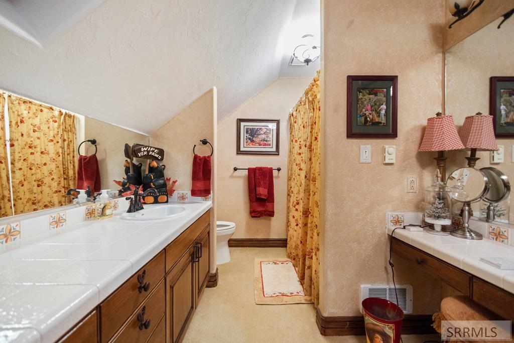2nd Level On-Suite Full Bathroom
