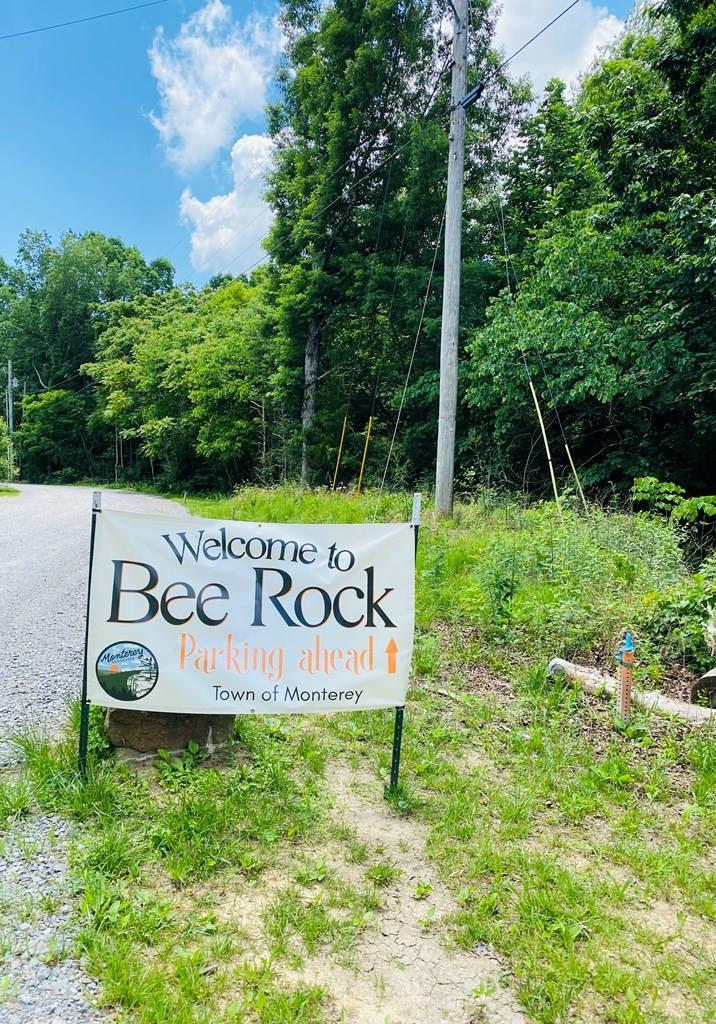Bee Rock attraction is within walking distance