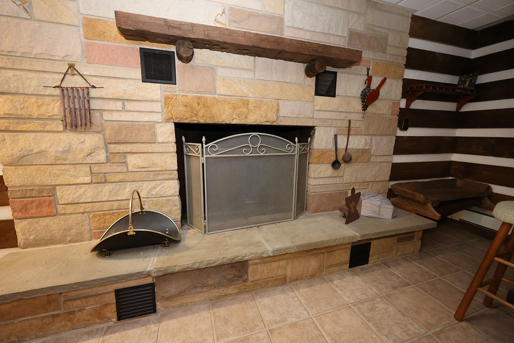 Fireplace/heat-a-lator