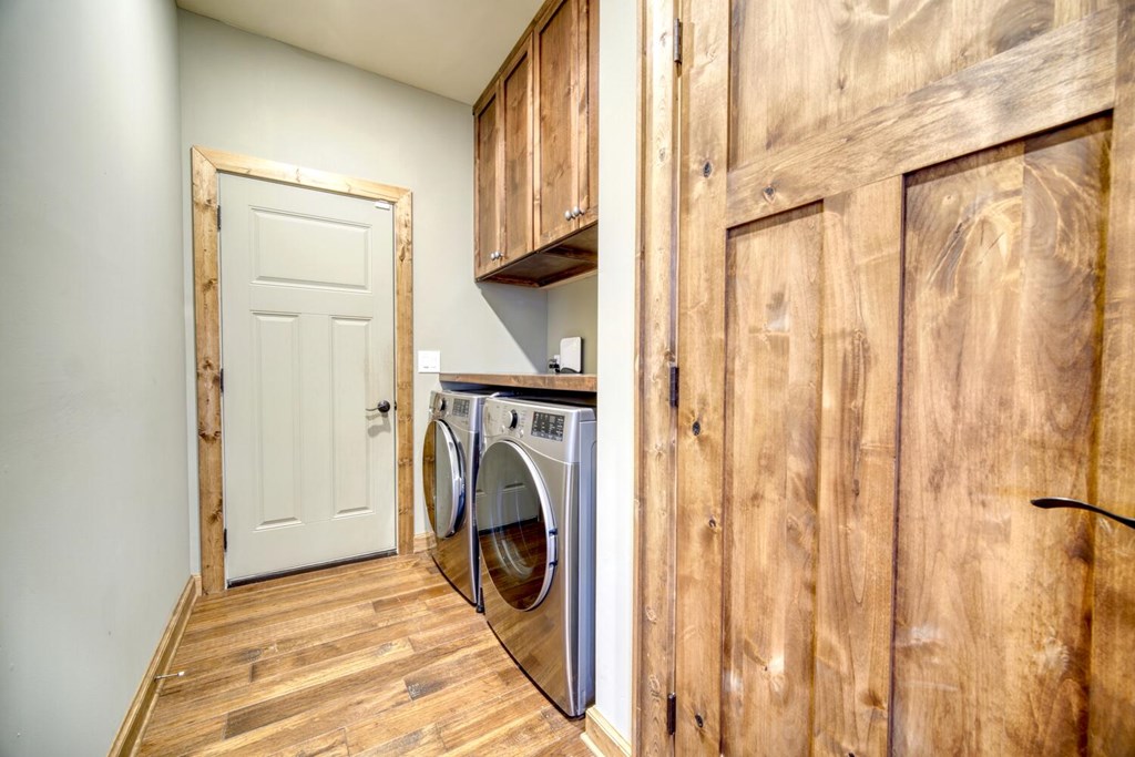 Laundry/Mud room & garage door