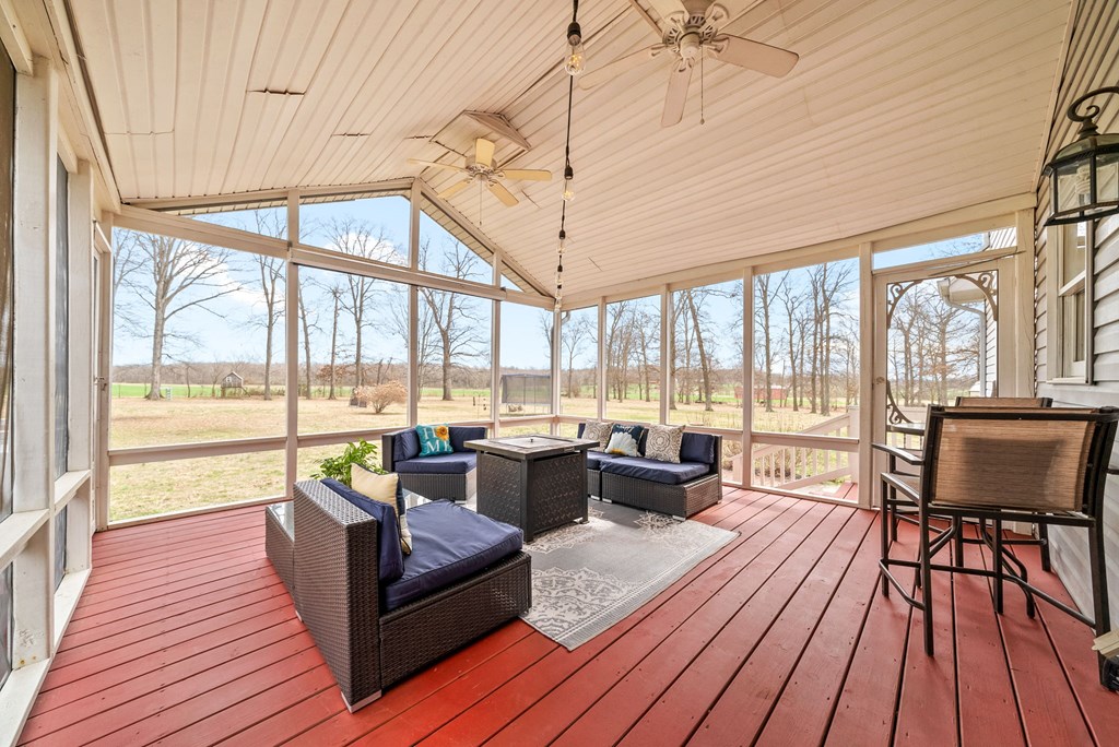 SCREENED IN PORCH 