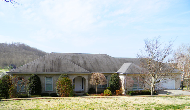 homes_in_cookeville_neighborhoods_at_white_plains_golf_course.jpg